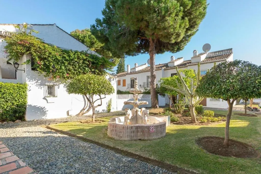Benamara Gardens Apartment إِستيبونا